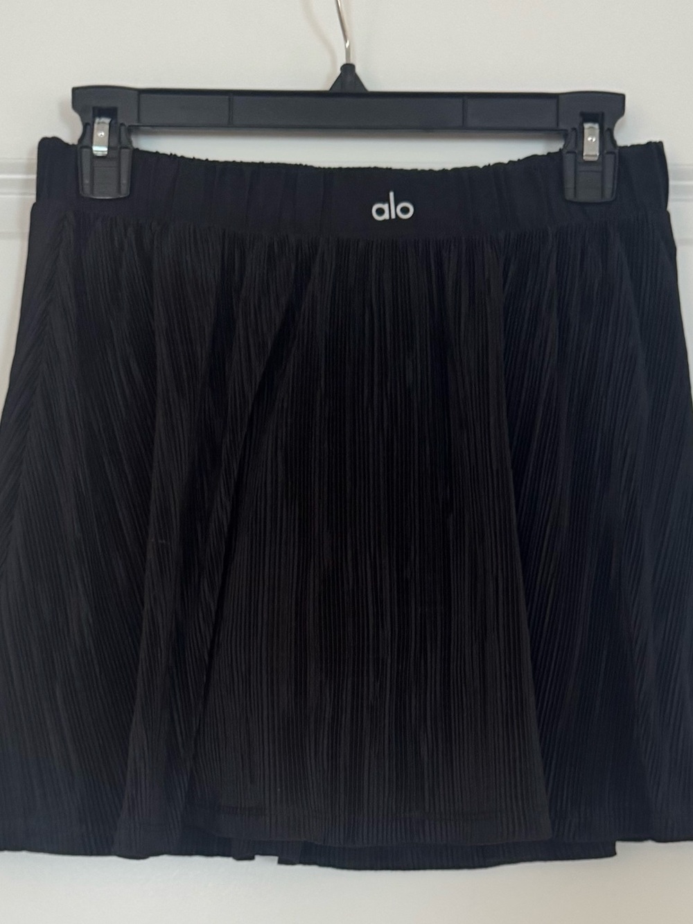 Like New! Alo Yoga Micro Plisse Black Tennis Skirt/ Medium - Picture 5 of 6